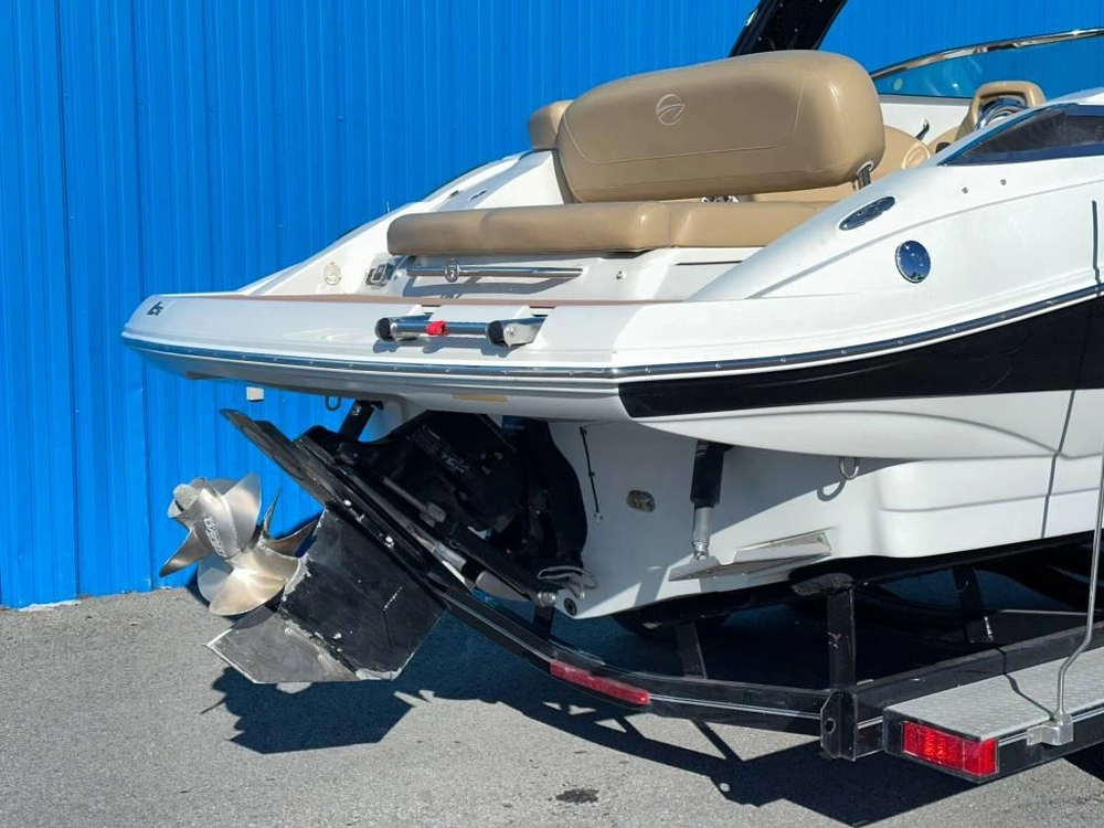 Crownline E6 2014 alt