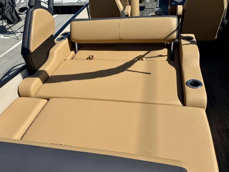 Avalon Catalina Versatile Rear Lounger 2527 2025 alt