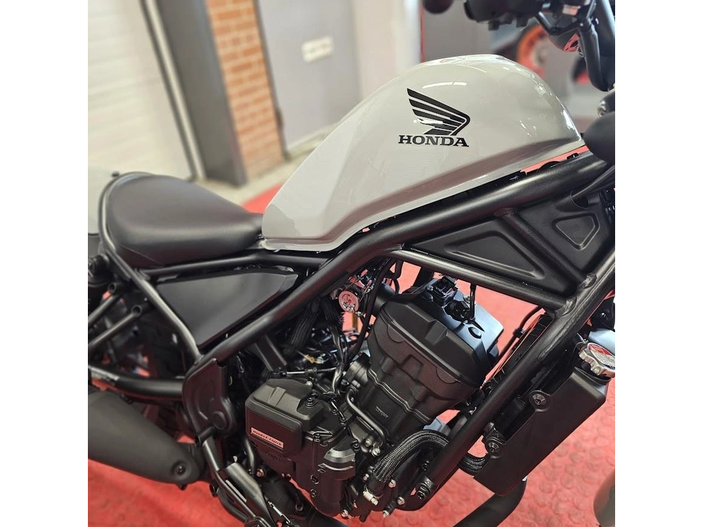 2026 Honda Rebel 300 E-clutch alt