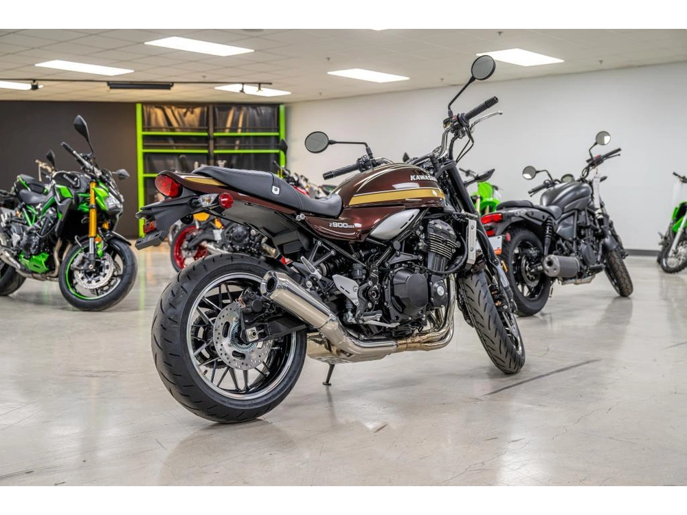 2025 Kawasaki Z900rs alt