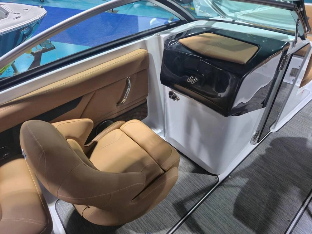 Four Winns Hd3 4.5l/b3 Dts 2026 alt