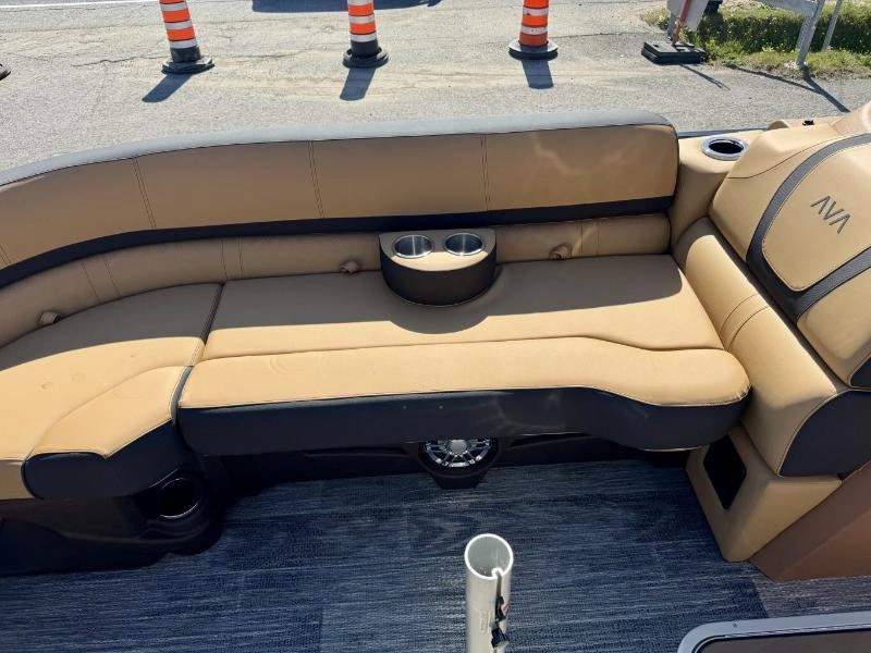 Avalon Catalina Versatile Rear Lounger 2527 2025 alt