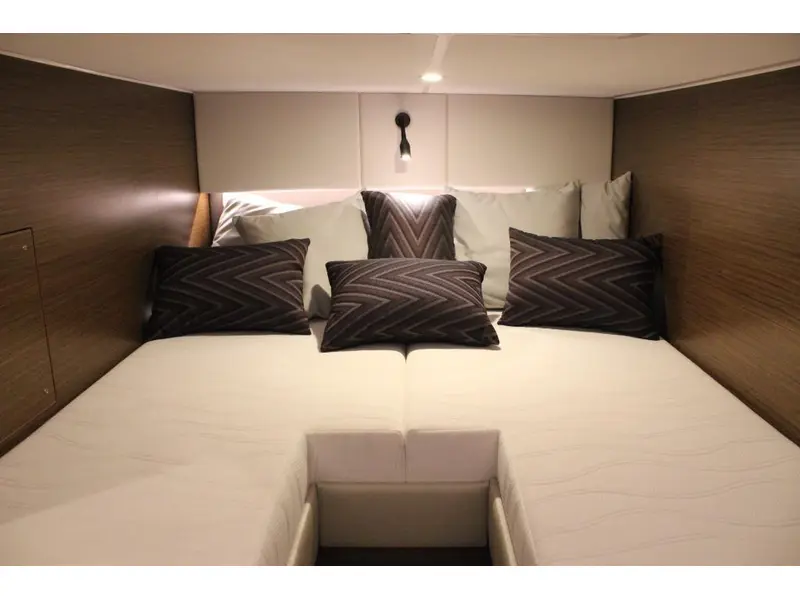 2021 Bavaria Motoryachts S33 HT VOLVO D3-220 EVC thumbnail 19