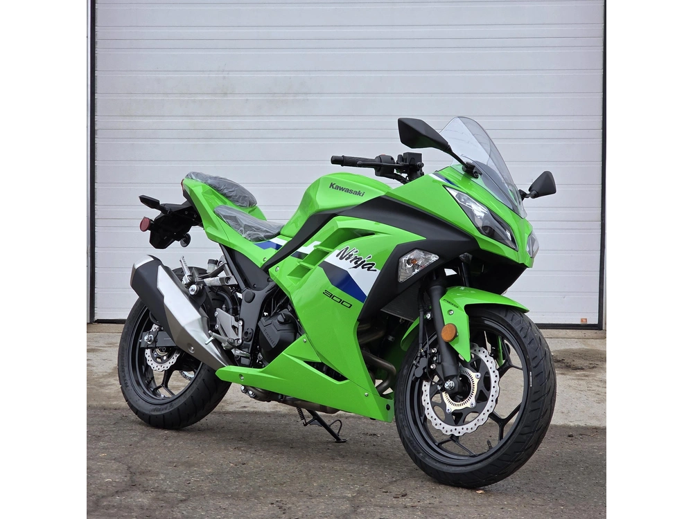 2026 Kawasaki Ninja 300 alt