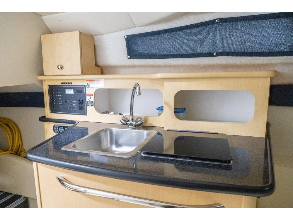 Bayliner 245 2012 alt