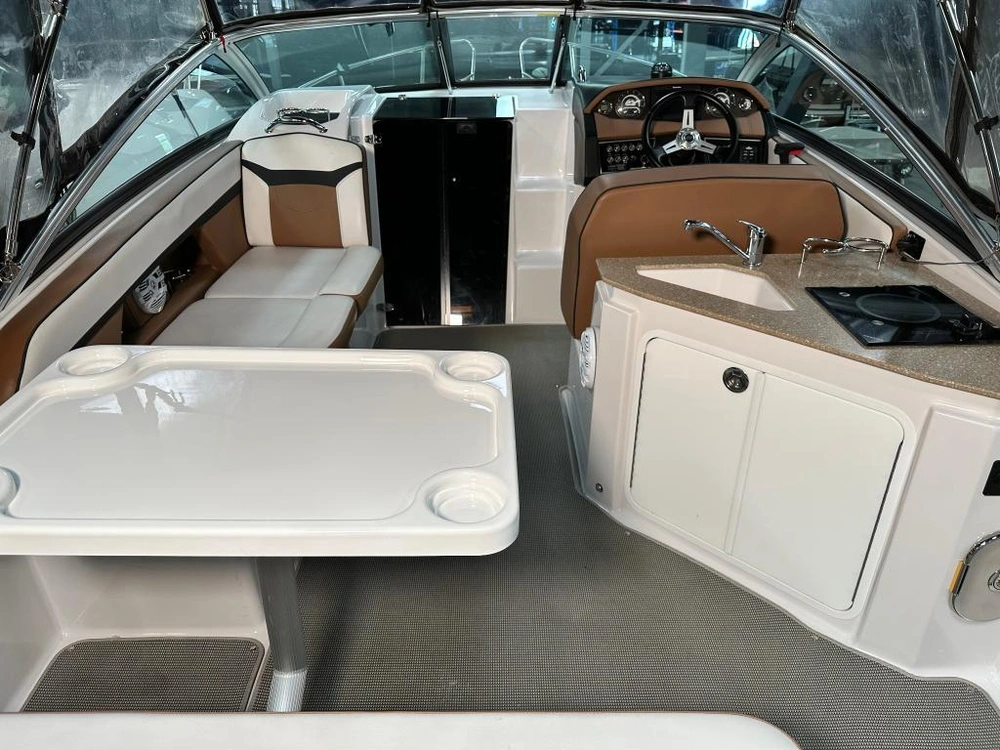 Four Winns Vista 255 2017 alt