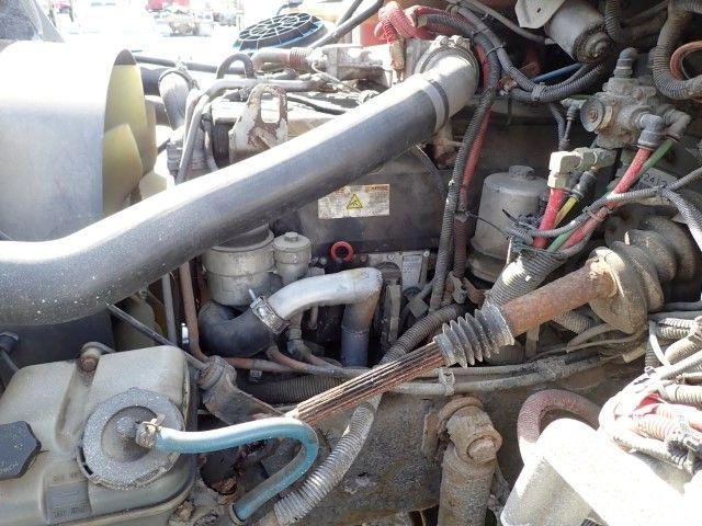 Freightliner M2106 2005