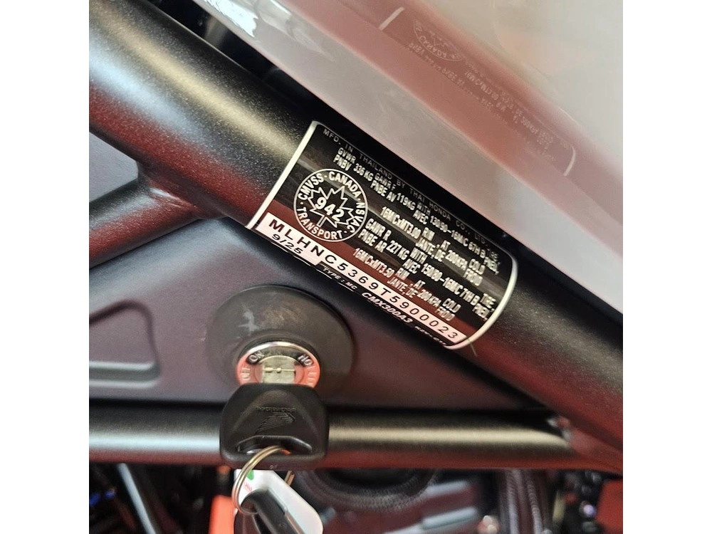 2026 Honda Rebel 300 E-clutch alt