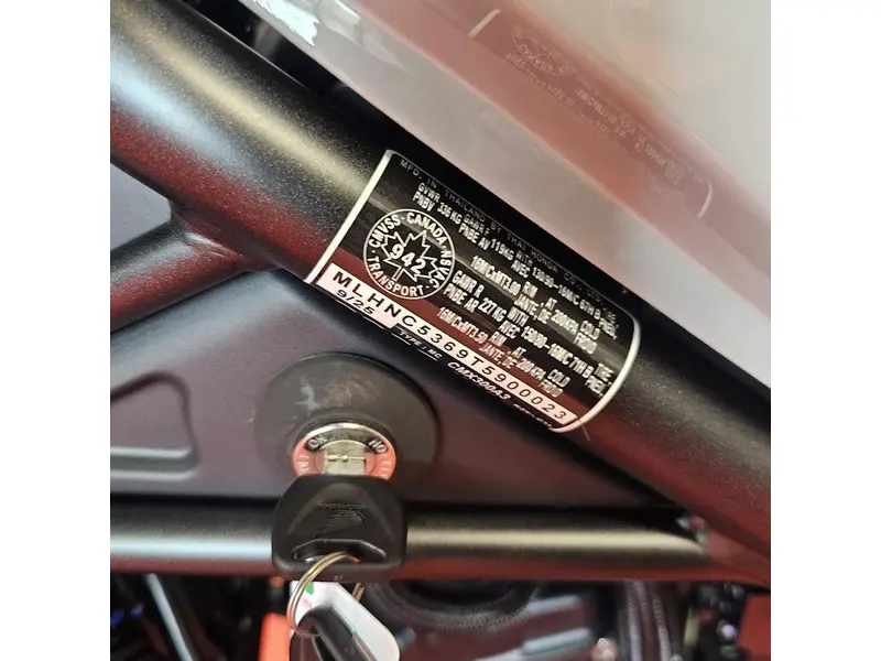 2026 Honda REBEL 300 E-CLUTCH thumbnail 30