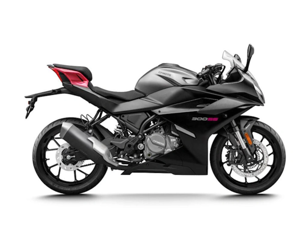 2025 Cfmoto 300ss alt