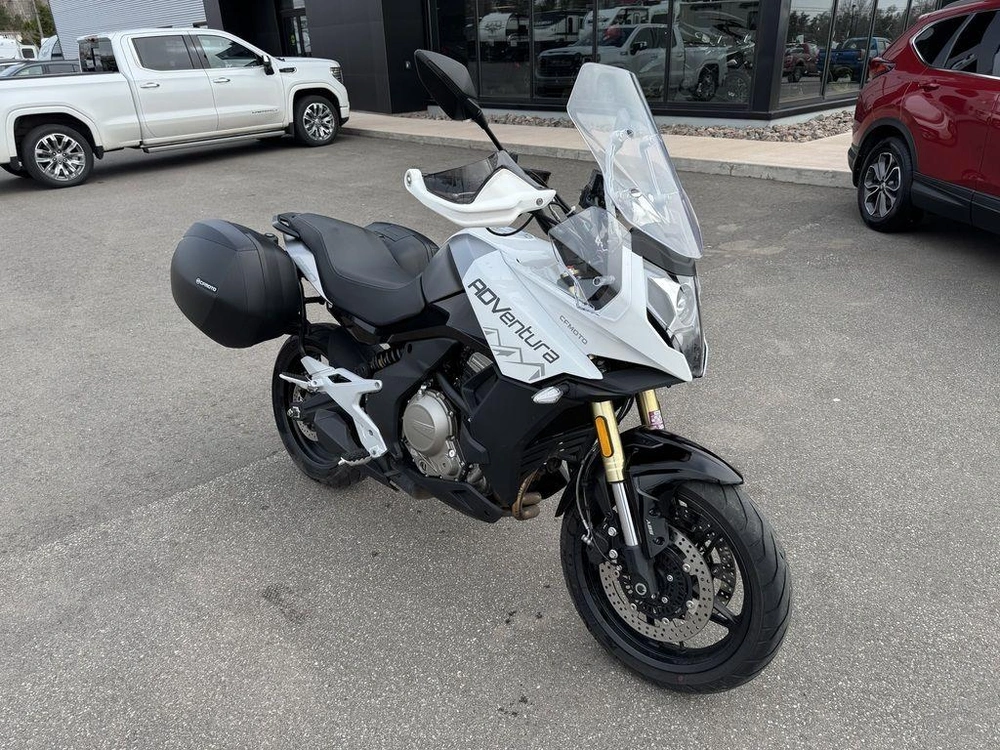 2022 Cfmoto 650 Adventura alt