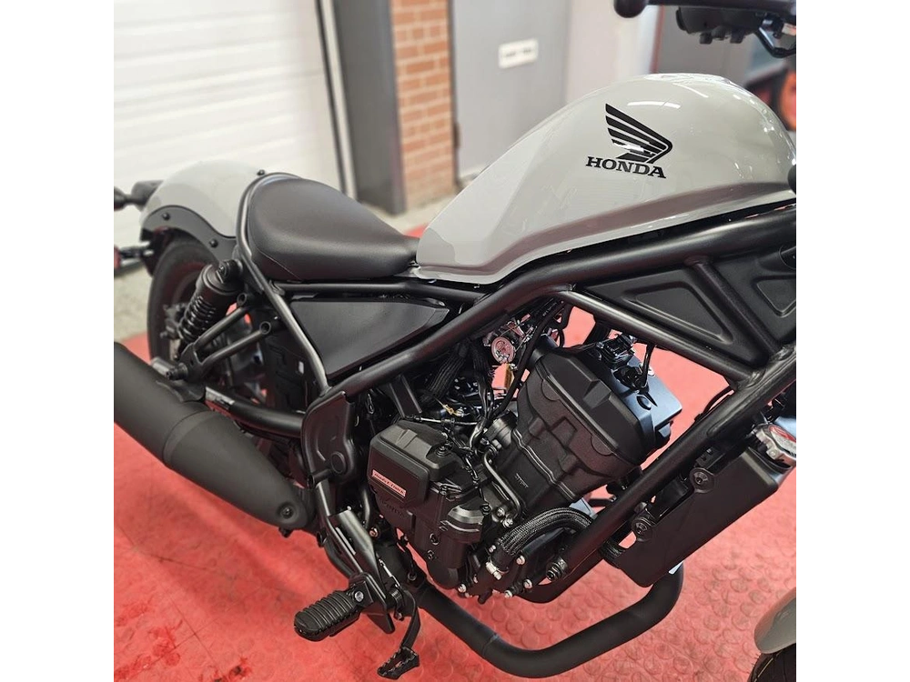 2026 Honda Rebel 300 E-clutch alt
