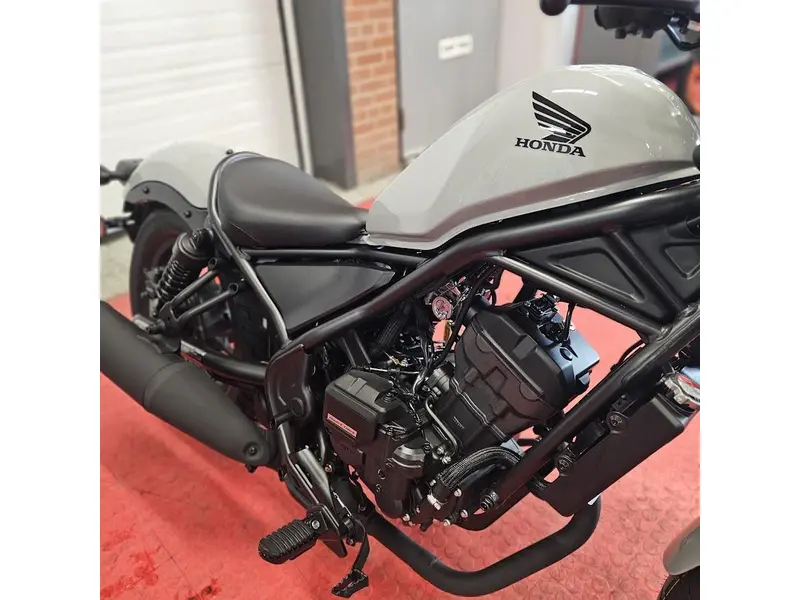 2026 Honda REBEL 300 E-CLUTCH thumbnail 9