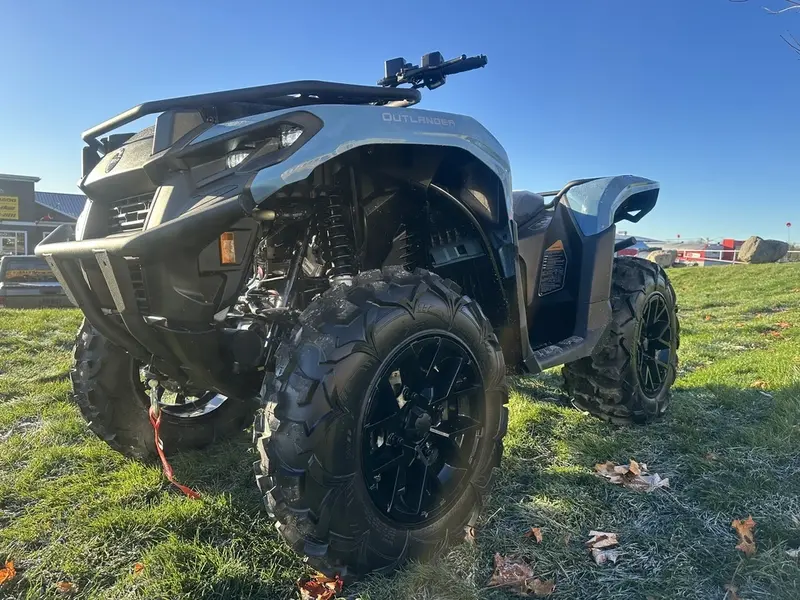2026 Can-Am Outlander XT 700 thumbnail 4