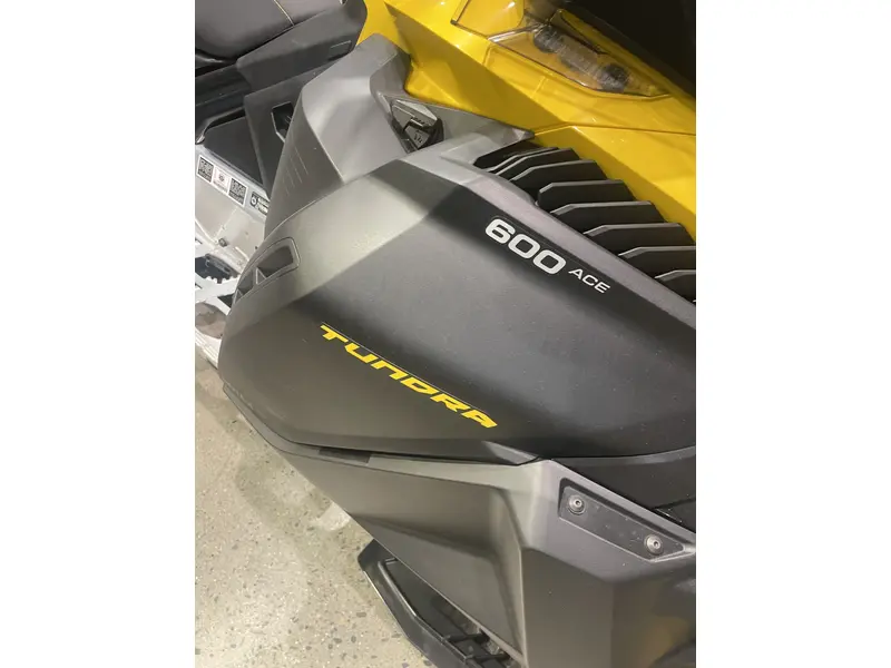 2026 Ski-Doo SUMMIT NEO + 600 EFI HURRICANE FLEXEDGE 1.75' E.S.