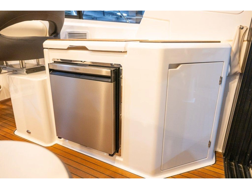 Bavaria S36 Coupe Volvo D3-220 2018 alt