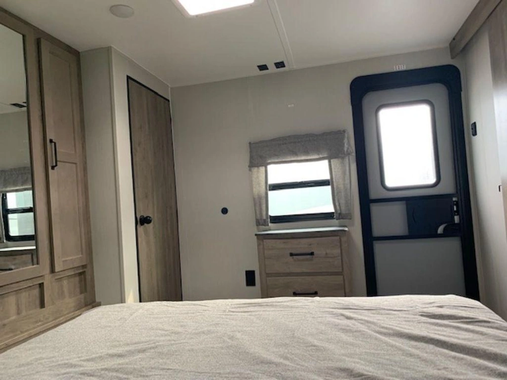 2023 Palomino Puma 27rbds alt