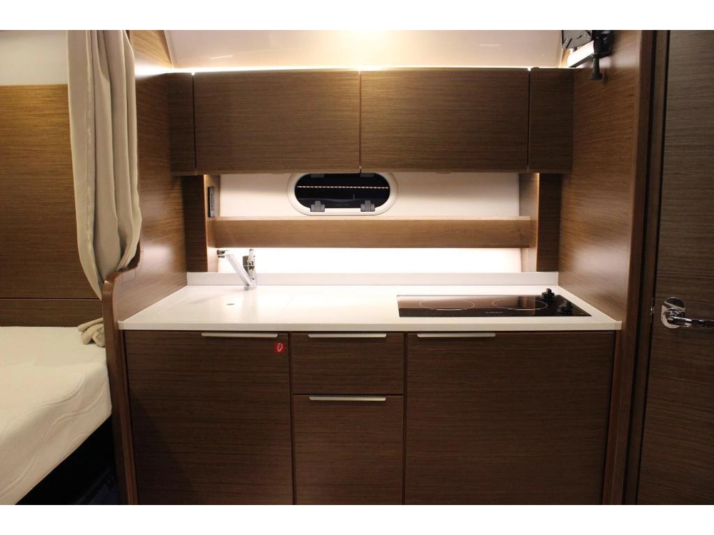 Bavaria S33 Ht Volvo D3-220 Evc 2021 alt