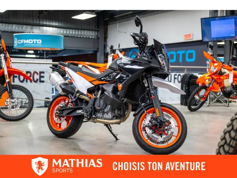 2024 KTM 890 SMT