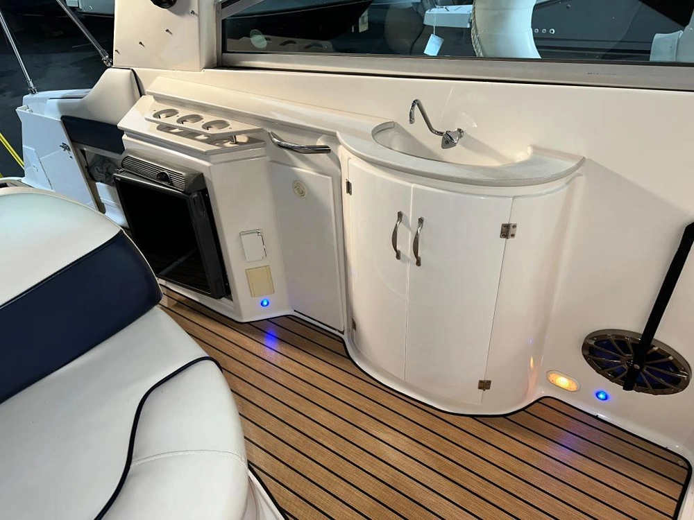 Monterey Boats 322 2003 alt