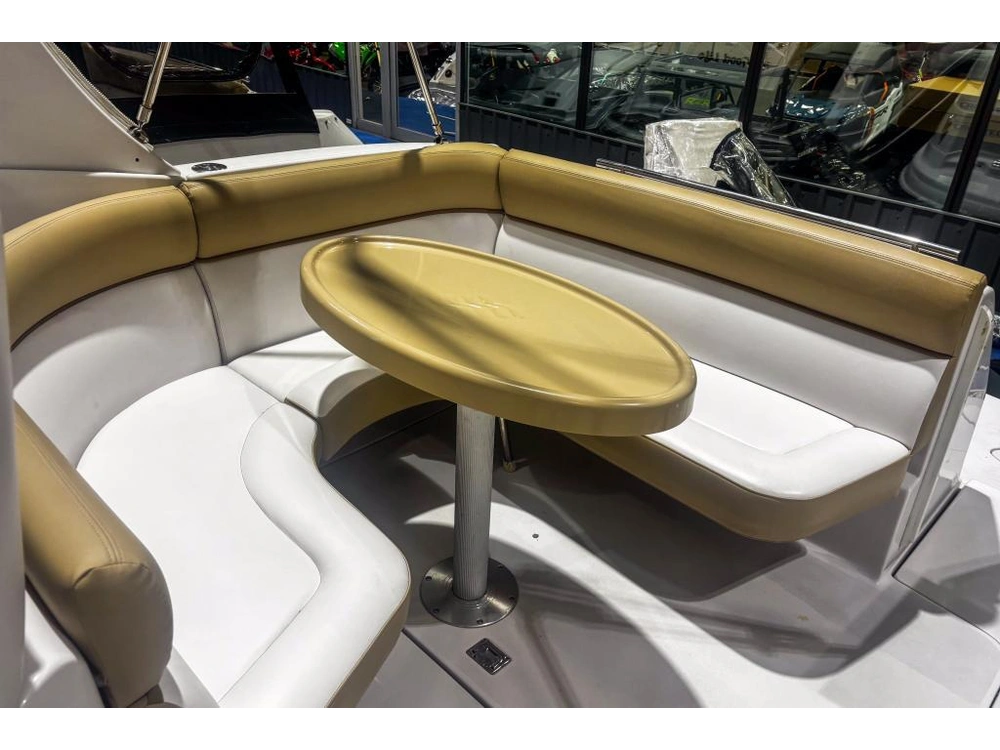 Four Winns 285 Vista 2011 alt