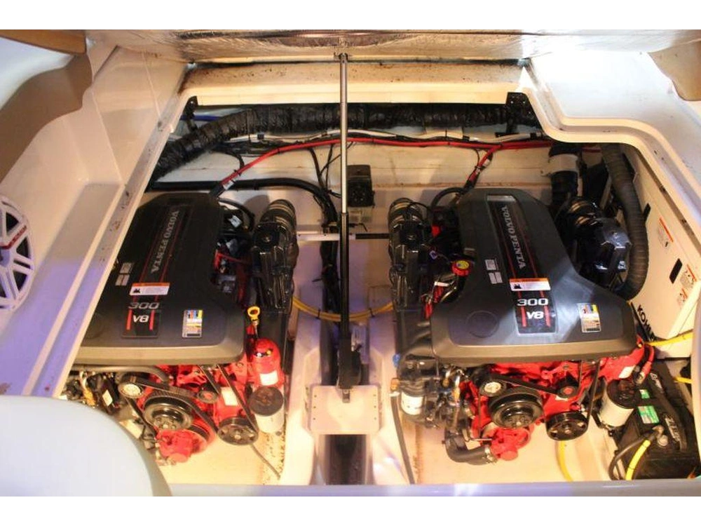 2013 Four Winns Vista 375 alt