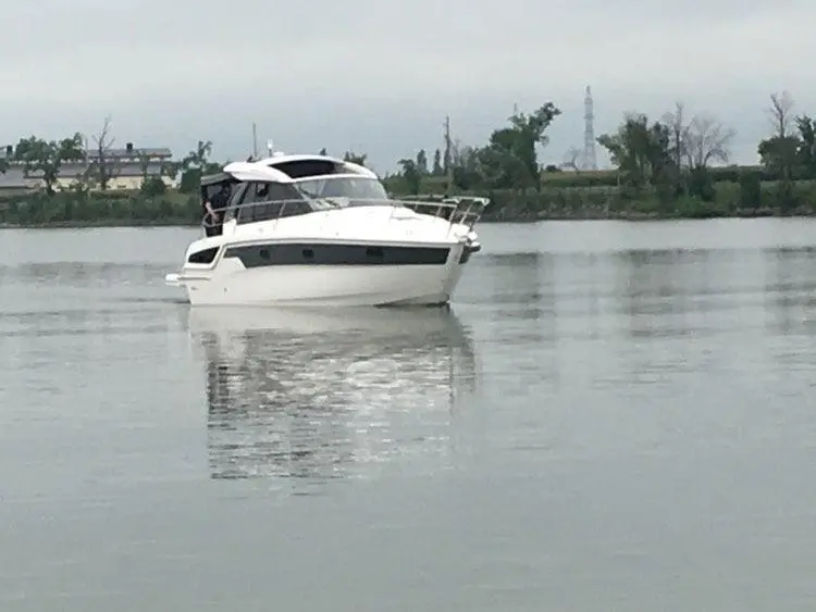 2018 Bavaria Motoryachts S33 HT VOLVO D3-220 thumbnail 20