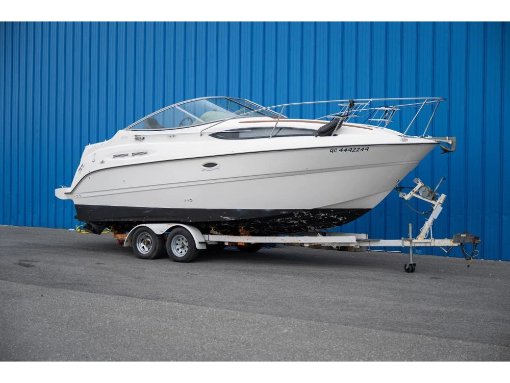 Bayliner 245 2012 alt
