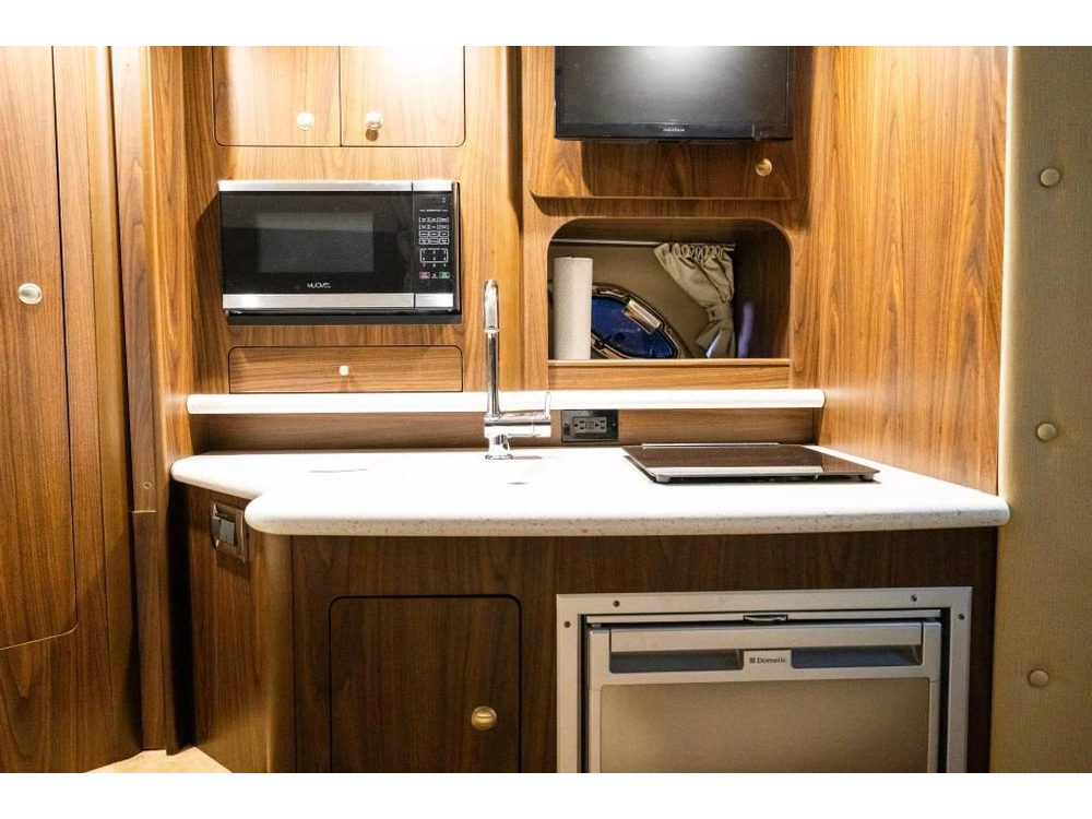 Rinker Boat Co Ex 320 2018 alt