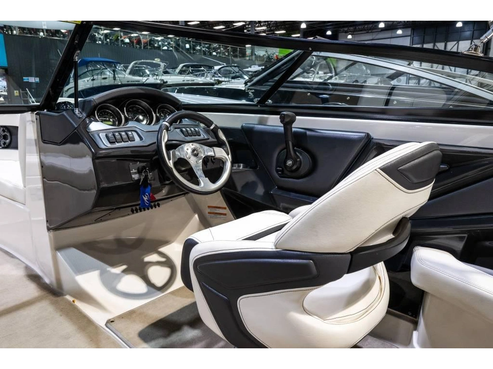 Monterey Boats 214 Ss Br 2014 alt