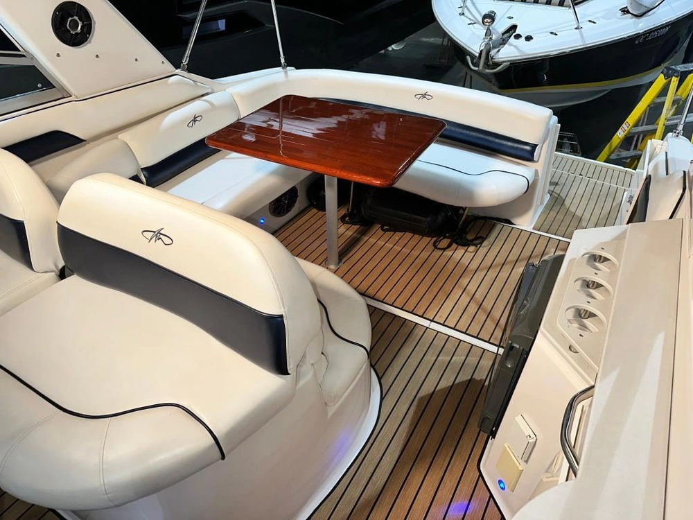 Monterey Boats 322 2003 alt