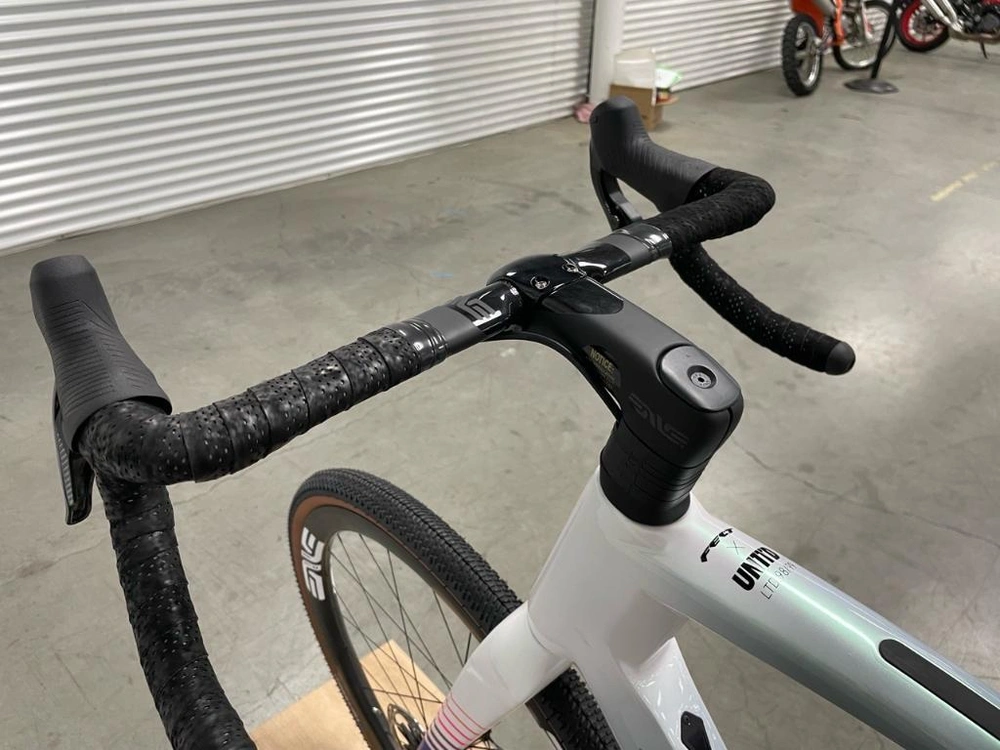 2025 Felt Breed Frd Un1td Le alt