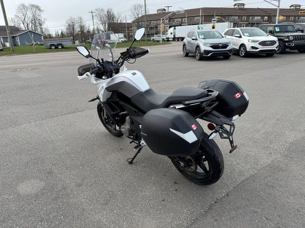 2022 Cfmoto 650 Adventura alt