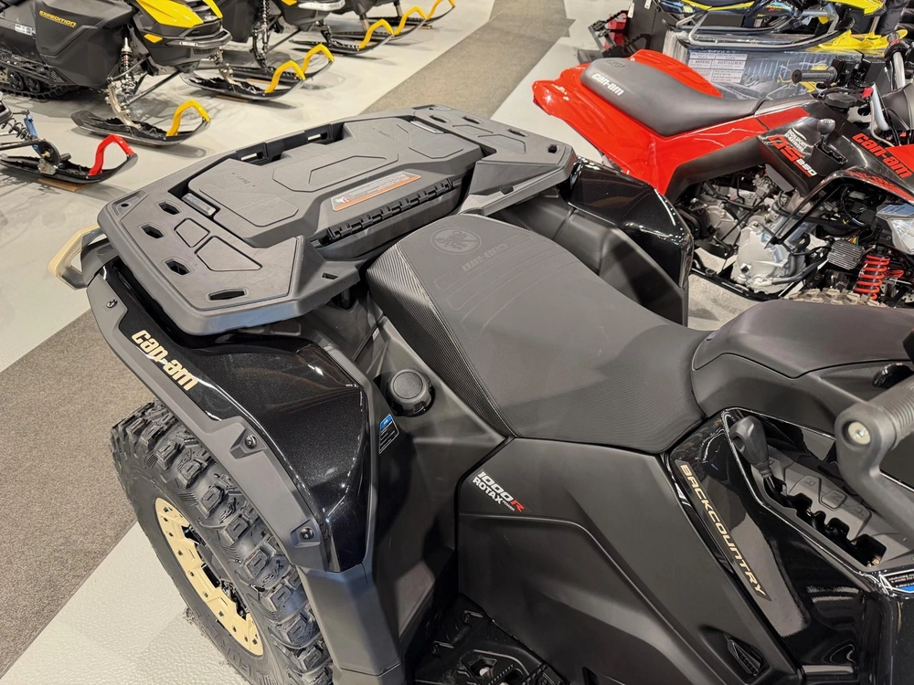Can-am Outlander Backcountry 1000r 2026 alt