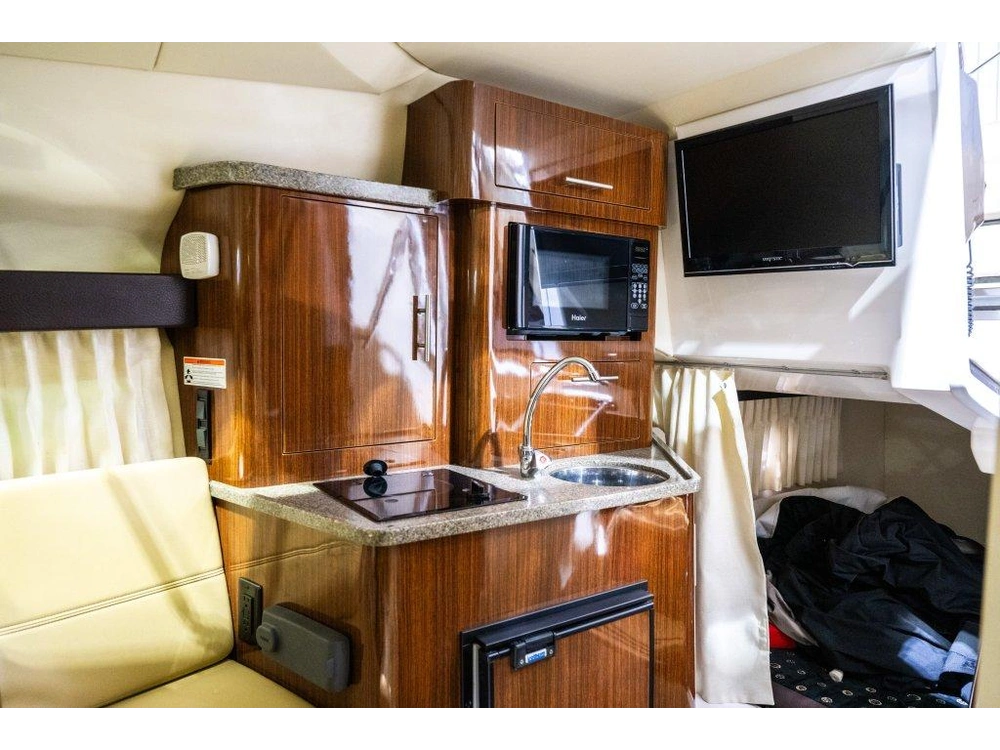 2013 Regal 28 Express alt