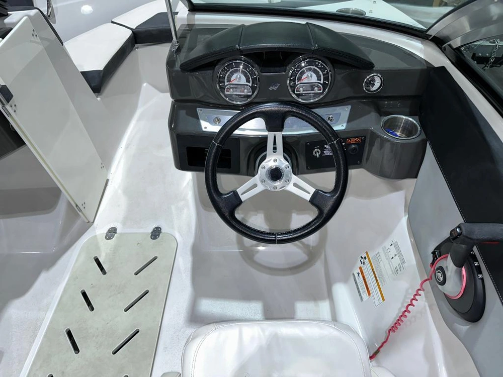 2013 Four Winns H190 alt