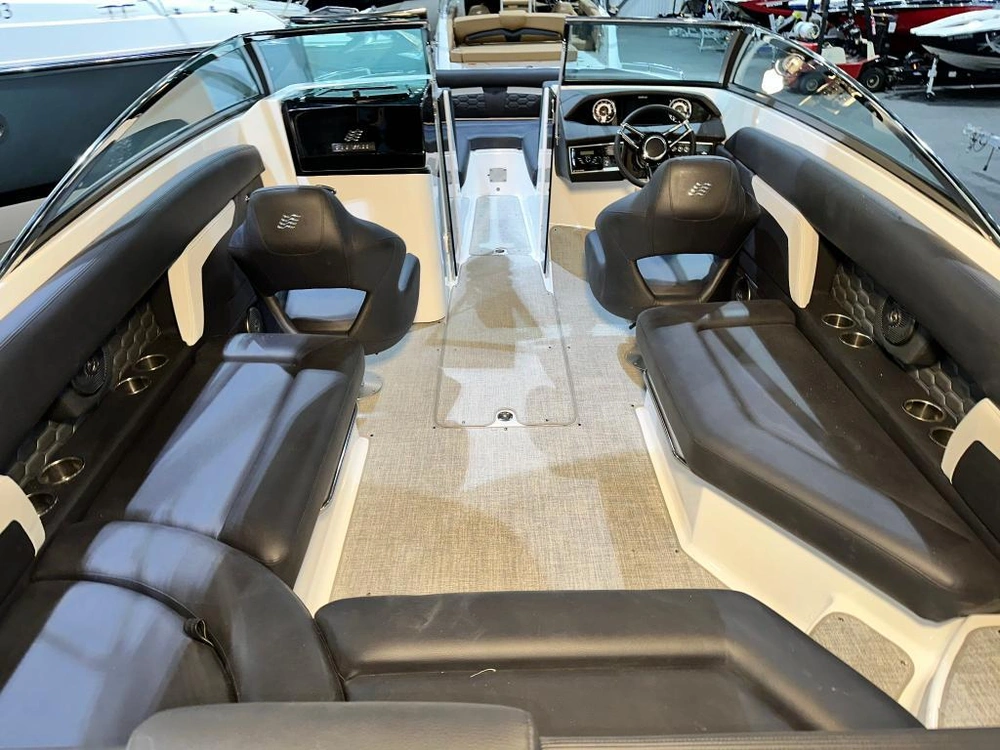 Four Winns Hd8 Mercruiser 6.2l / Bravo 3 2024 alt