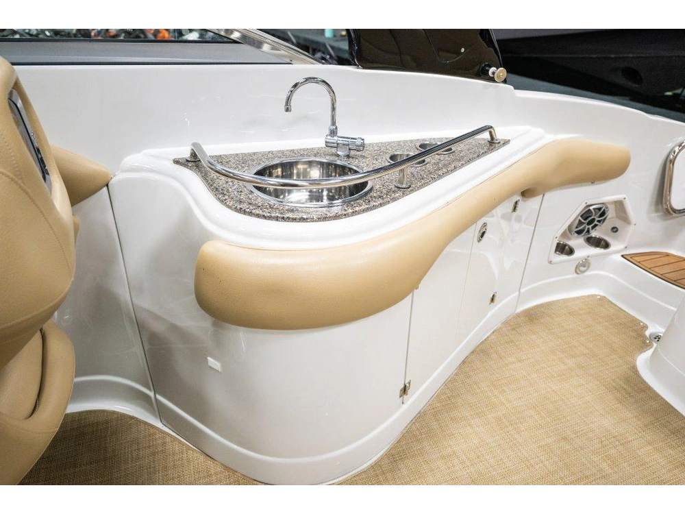 Crownline E6 2014 alt