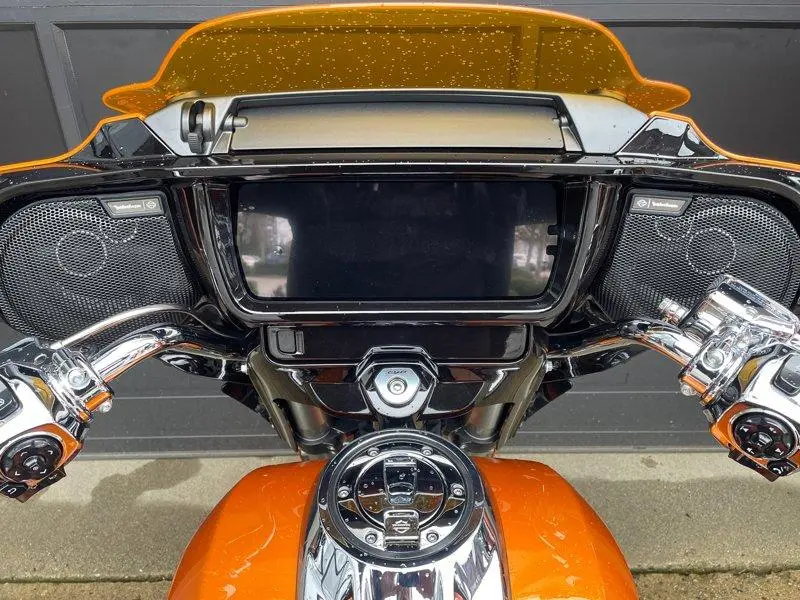 2026 Harley-Davidson FLHXSE - CVO™ Street Glide® thumbnail 16