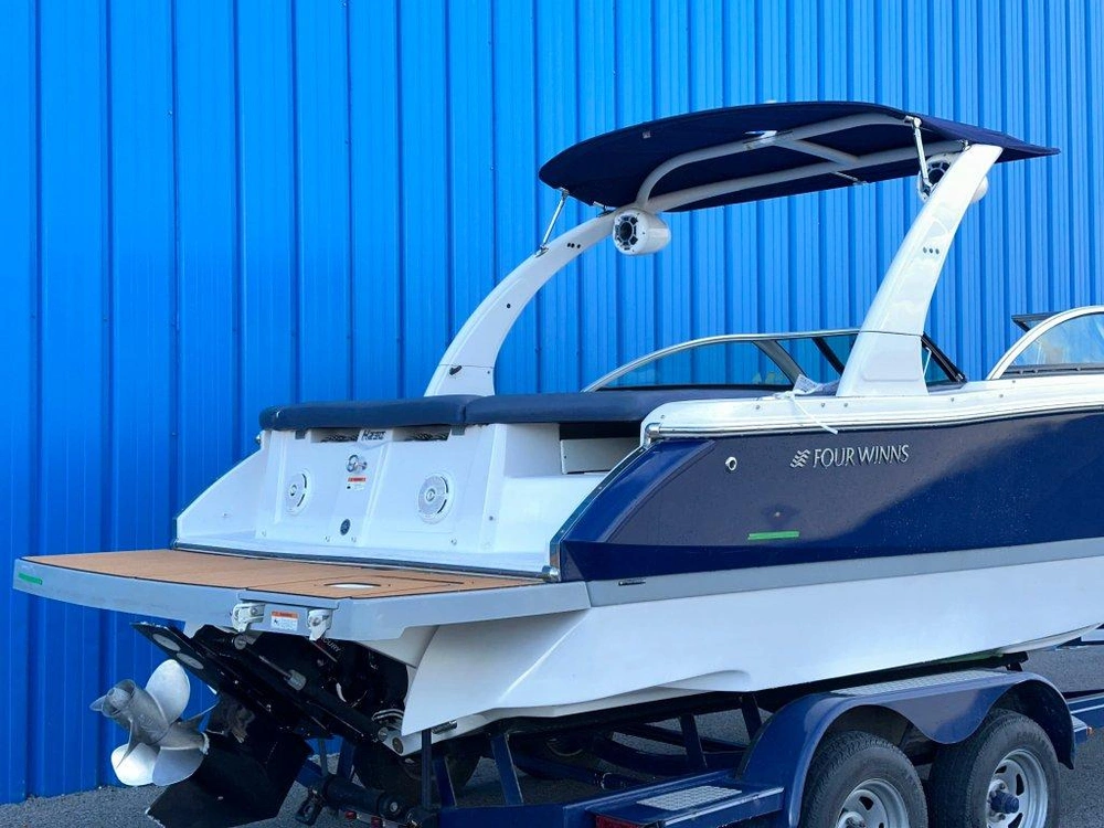 2012 Four Winns 230 Horizon alt