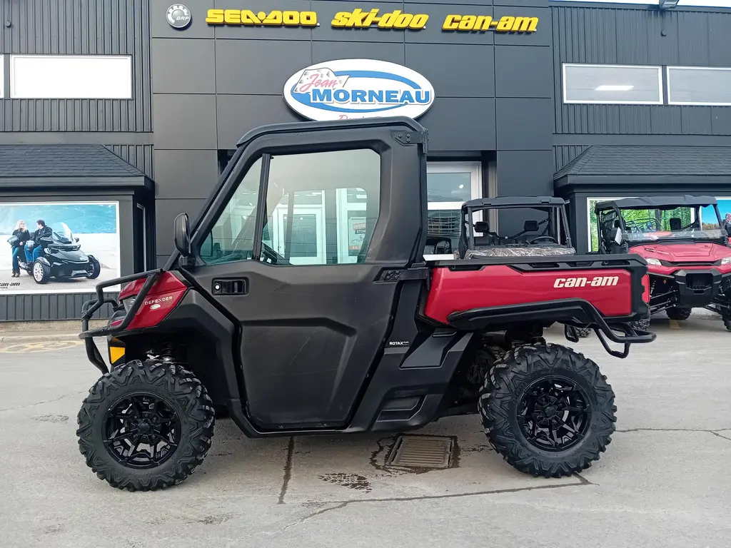 2016 Can-Am DEFENDER CAB HD10