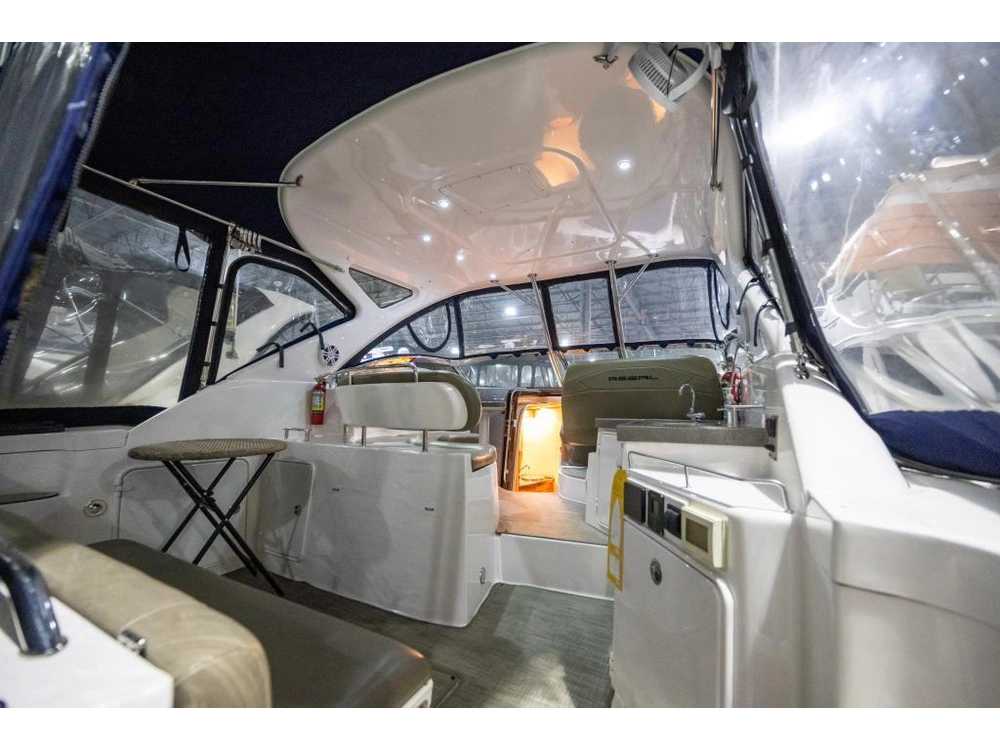 2007 Regal 3760 Commodore alt