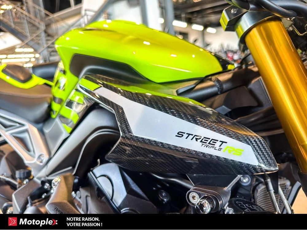 Triumph Street Triple 765 Rs Moto2 2024 alt