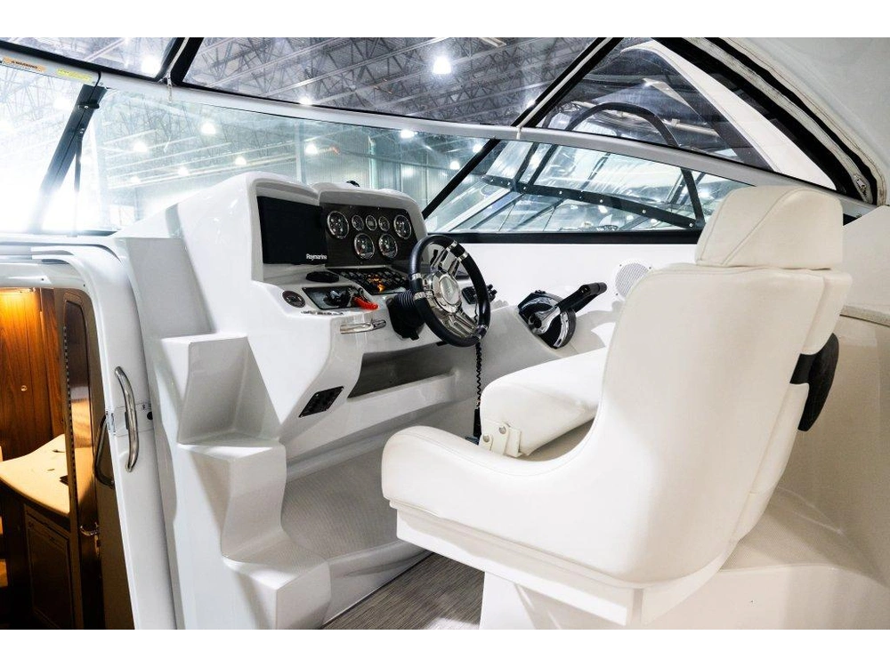 Rinker Boat Co Ex 320 2018 alt