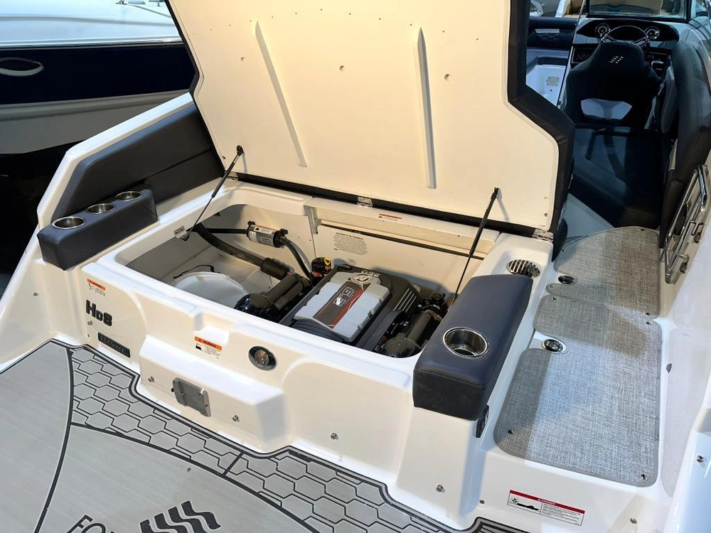 Four Winns Hd8 Mercruiser 6.2l / Bravo 3 2024 alt