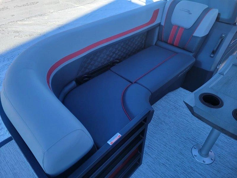 Bennington Marine 21s Swingback Sport 3t Rouge 2026 alt