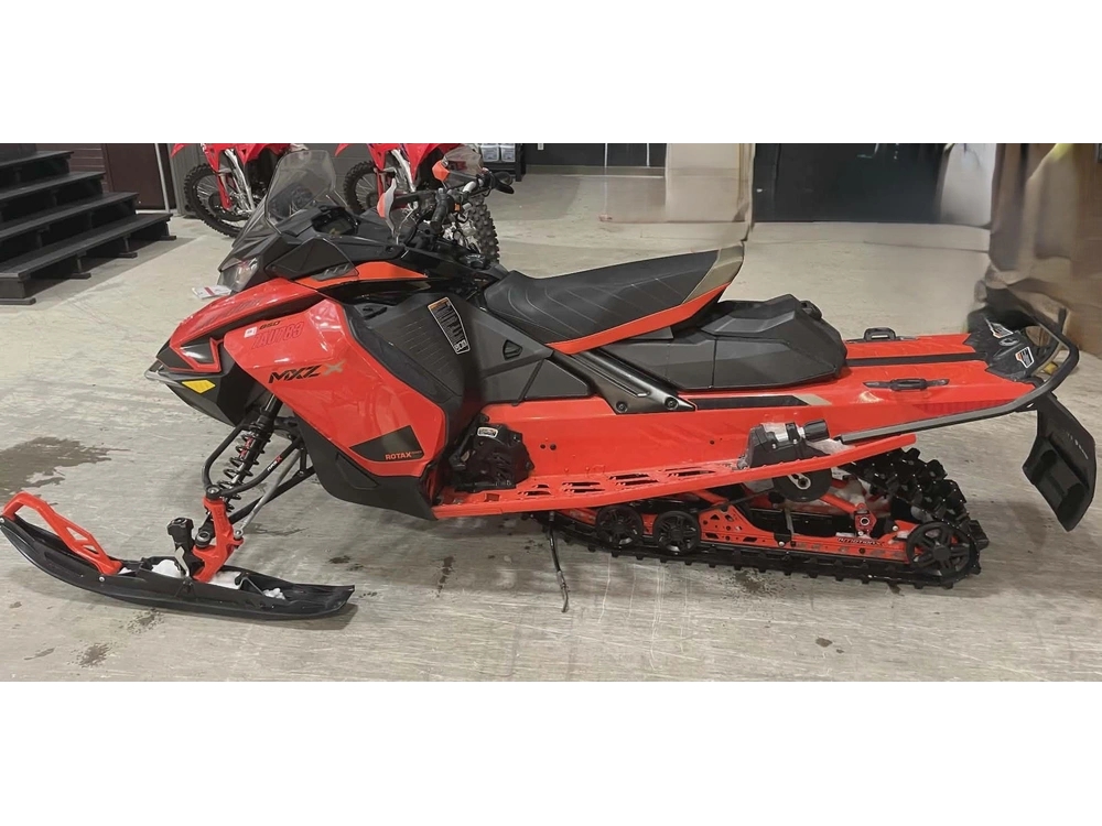2021 Ski-doo Mxz -x alt