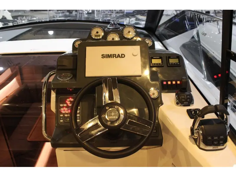 2021 Bavaria Motoryachts S33 HT VOLVO D3-220 EVC thumbnail 10