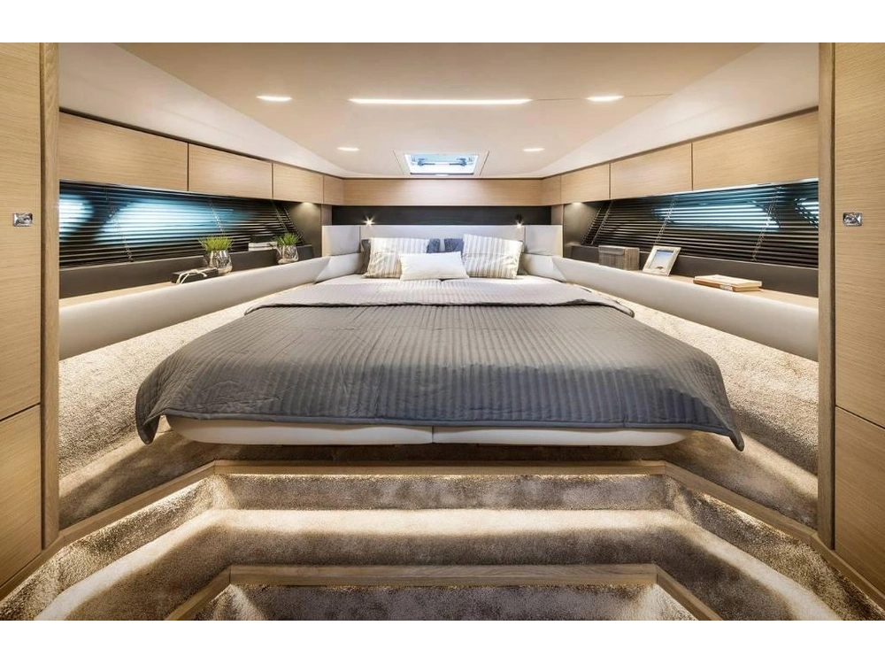 Bavaria R40 2026 alt