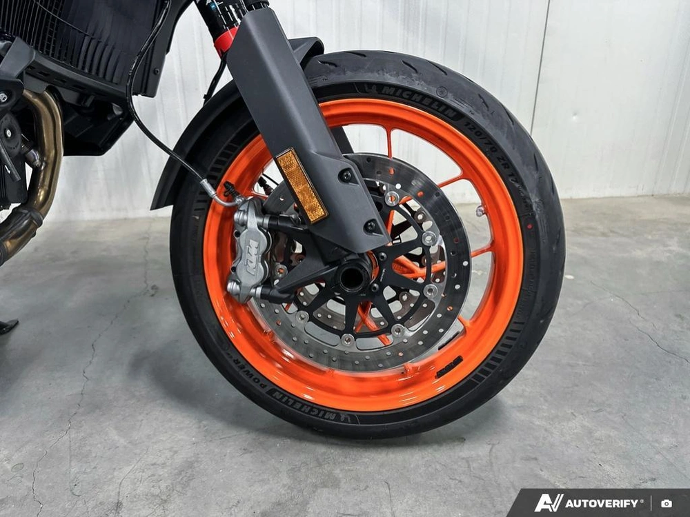 2024 Ktm 890 Smt alt